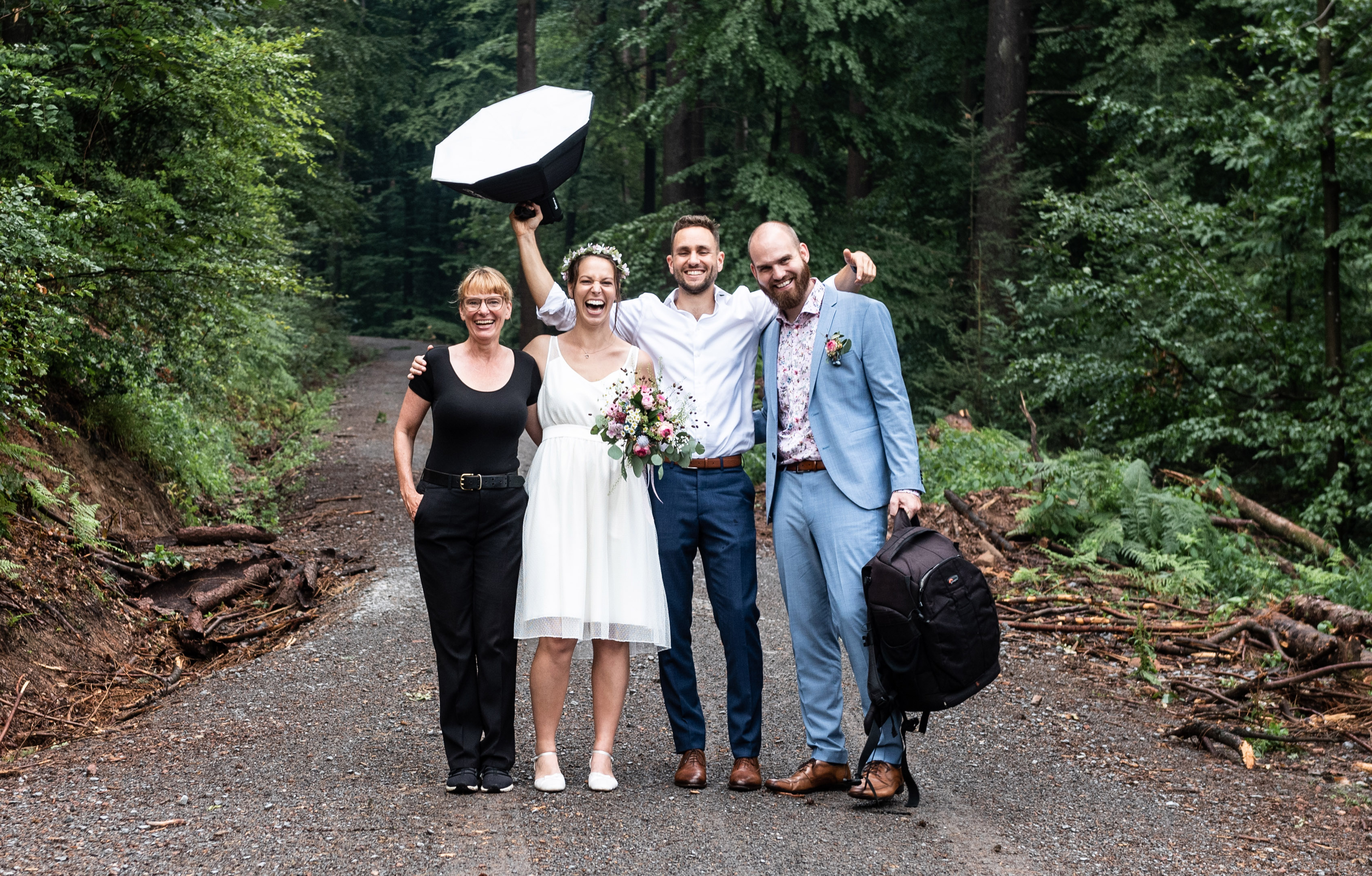 Susanne mit Hochzeitspaar