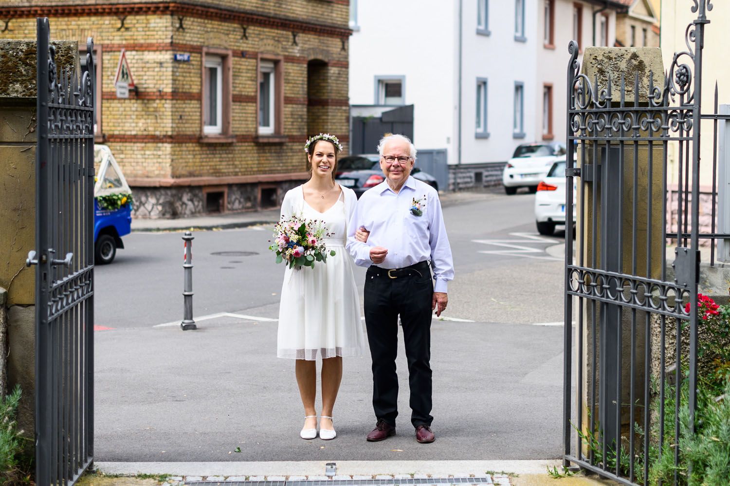 Hochzeitsfotos Heidelberg Die Ankunft von Braut und  Brautvater